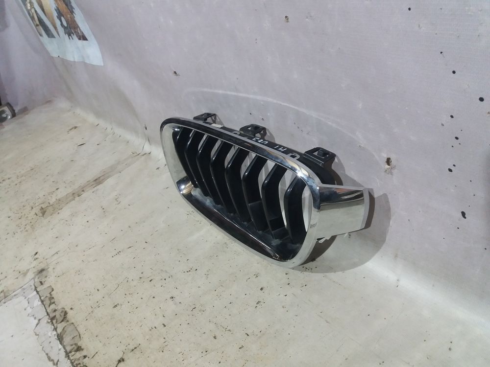 Б/У Решётка BMW F30 LH 23118 — изображение 3