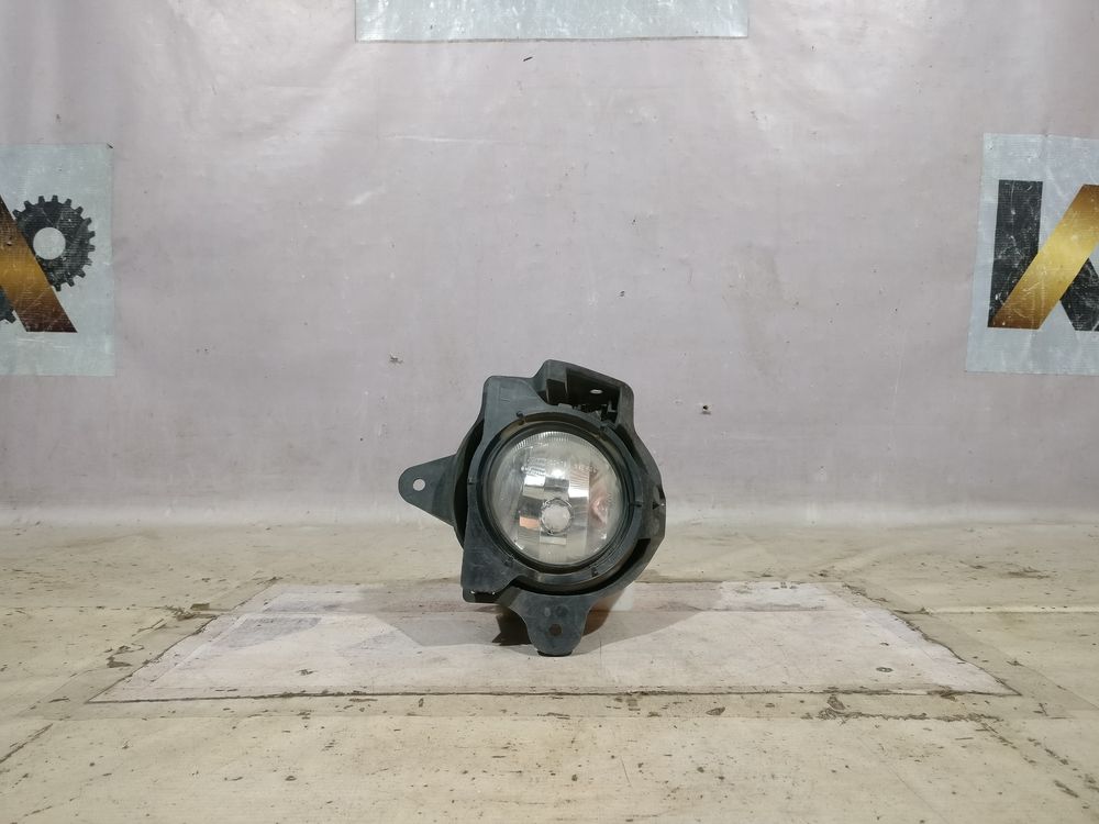 Б/У Противотуманка TOYOTA Hilux 06- LH 16071