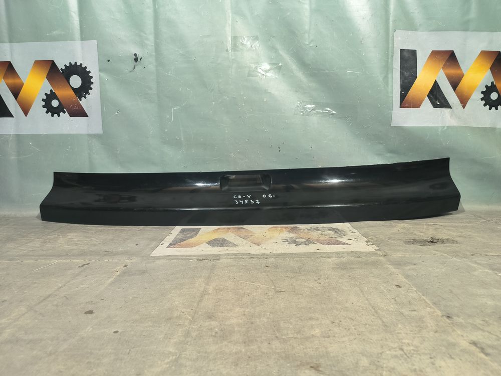 Б/У Накладка крышки багажника Honda CR-V 06- 34537