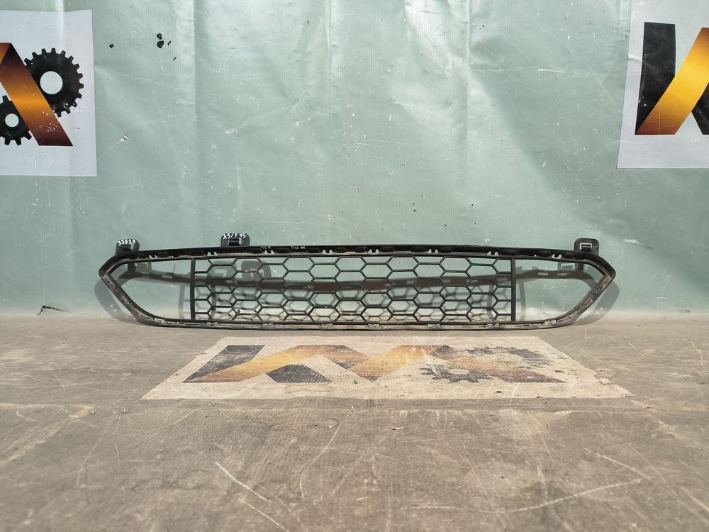 Б/У Решетка в бампер BMW X5 F15 32929