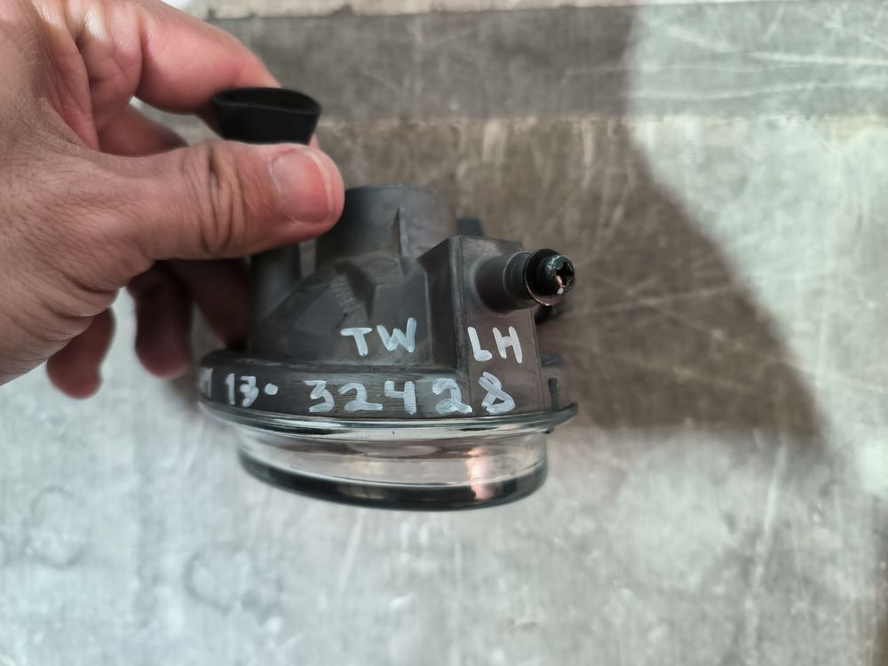 Б/У Туманка MAZDA 3 BM LH TW 32428 — изображение 6