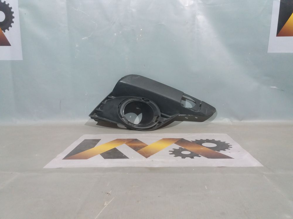 Б/У Рамка туманки Renault Logan 18- RH 28677