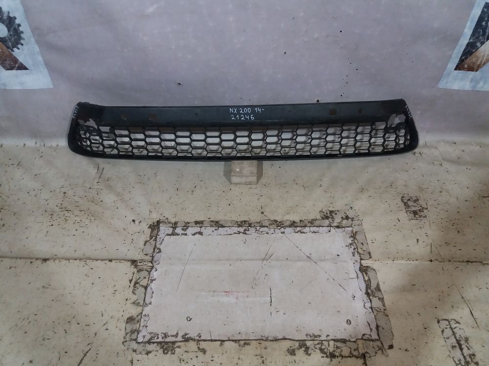 Б/У Решетка в бампер Lexus NX 200 14- 21246 — изображение 2