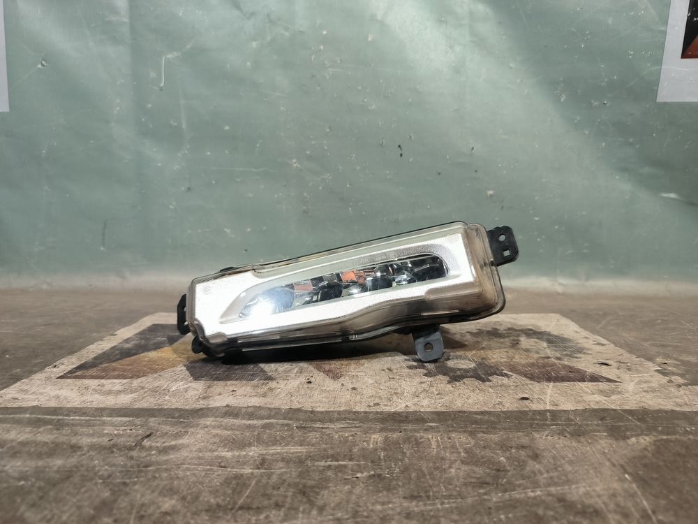 Б/У Противотуманка BMW X4 G02 18- LED LH 33977