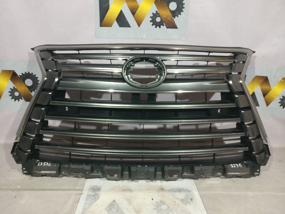 Б/У Решетка Lexus LX 15- 3235