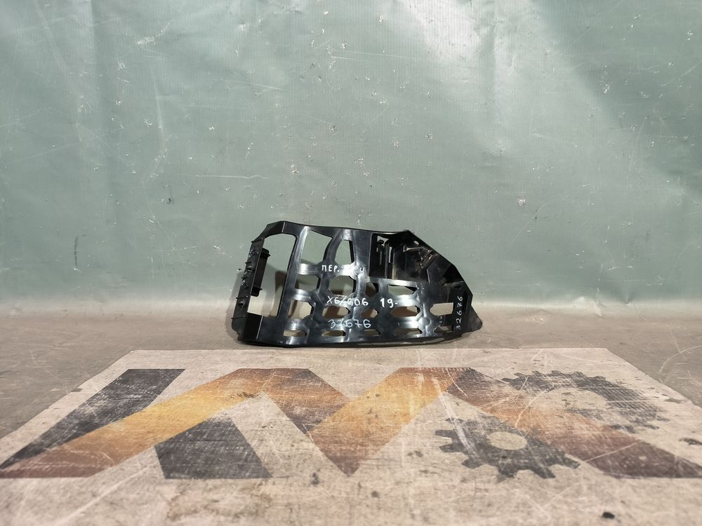 Б/У Кронштейн бампера BMW X6 G06 19- RH 32676