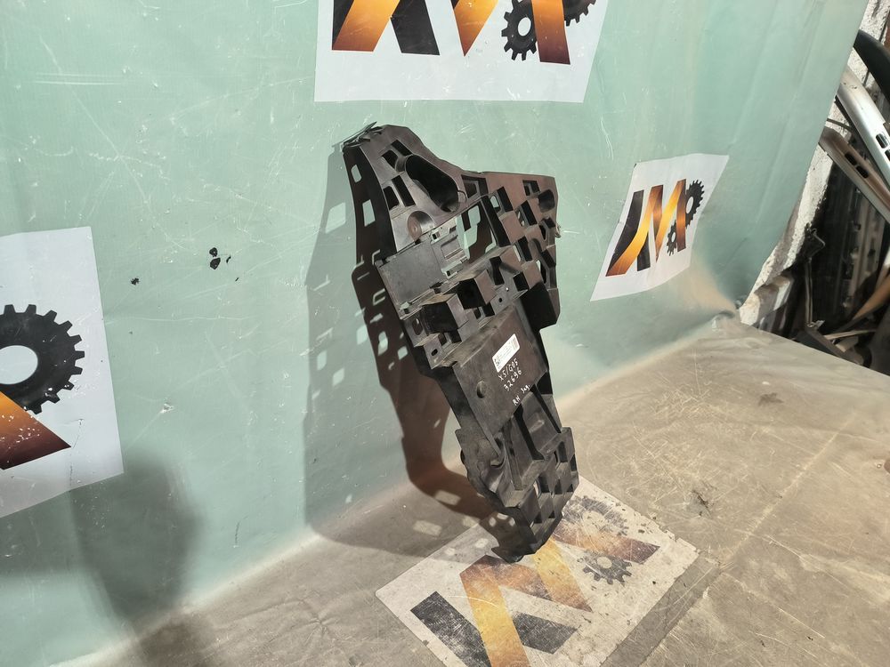 Б/У Кронштейн заднего бампера BMW X5 G05 18- RH 32696 — изображение 4