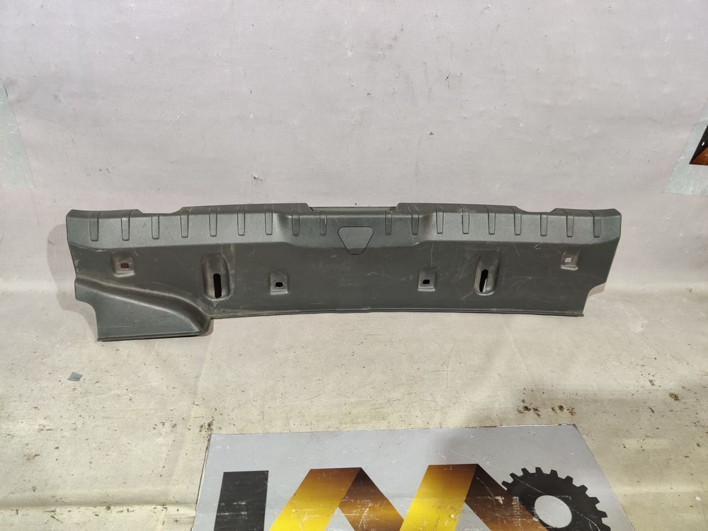 Б/У Накладка на заднюю панель BMW F01 8776