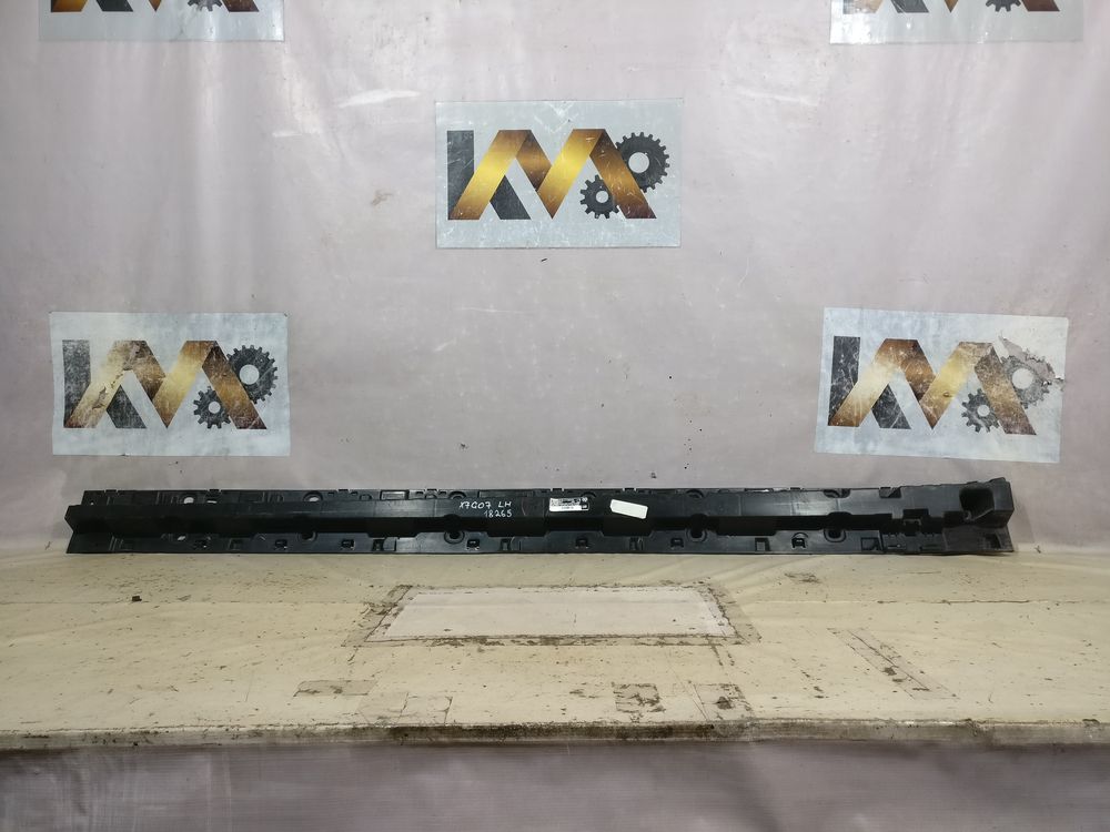 Б/У Крепление порога BMW X7 G07 18- LH 18265