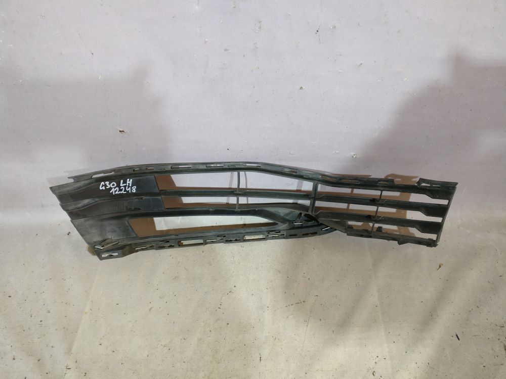 Б/У Рамка туманки BMW G30 LH 12248