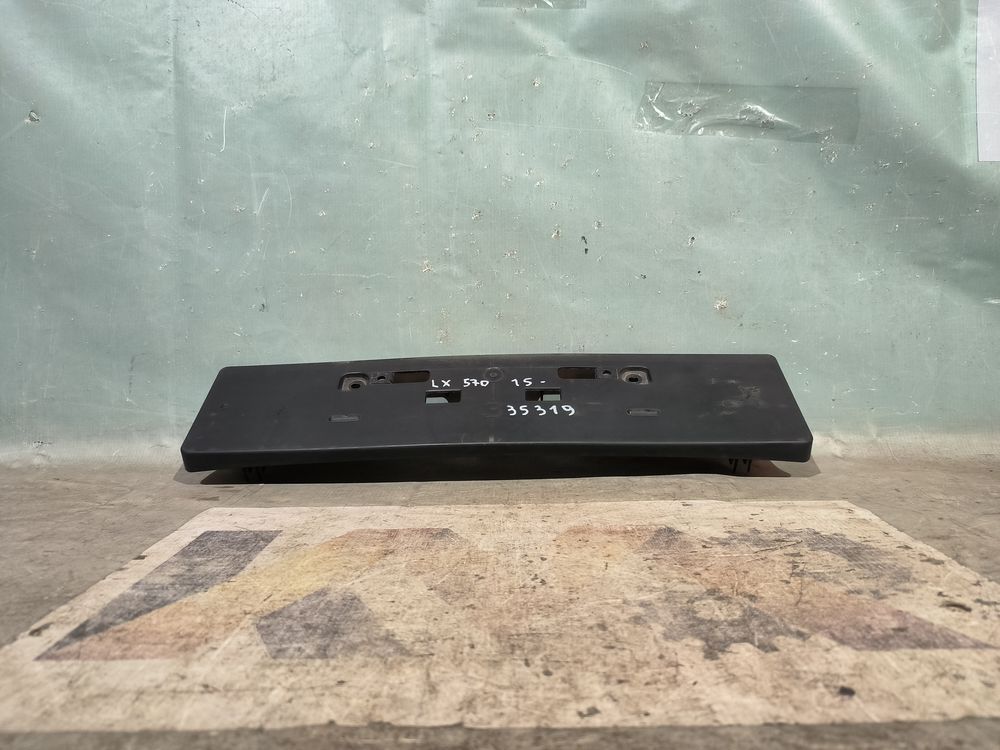 Б/У Подномерник Lexus LX570 15- 35319