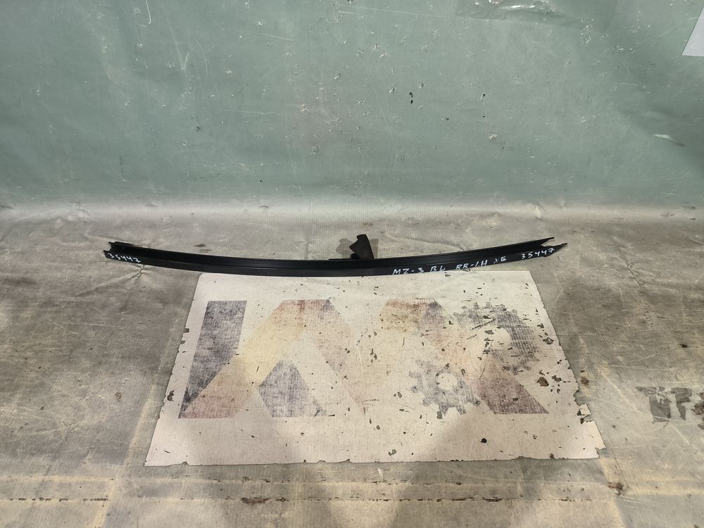 Б/У Направляющая стекла задней двери Mazda 3 BL 08- 5D LH 35447 — изображение 2