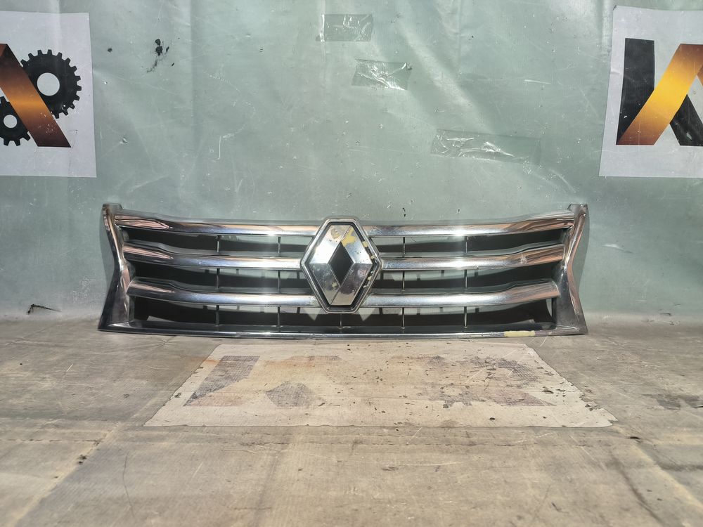 Б/У Решетка радиатора Renault Duster 10- China 36102