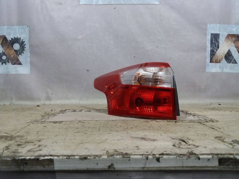 Б/У Фонарь Ford Focus 3 11- LH универсал 22144