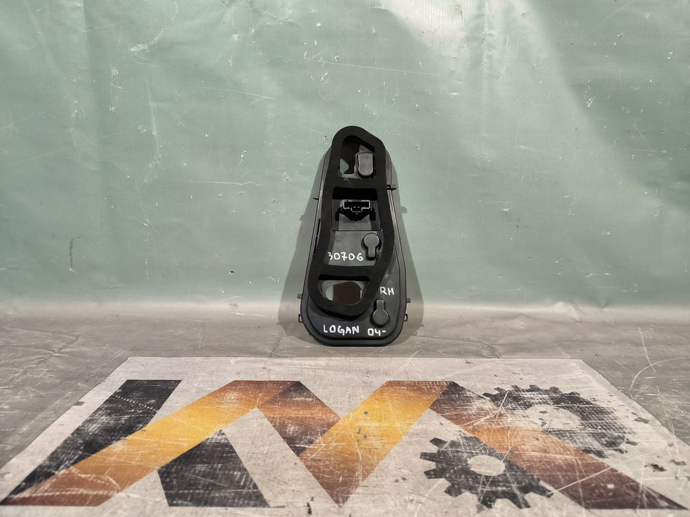 Б/У Плата фонаря Renault Logan 05- RH 30706