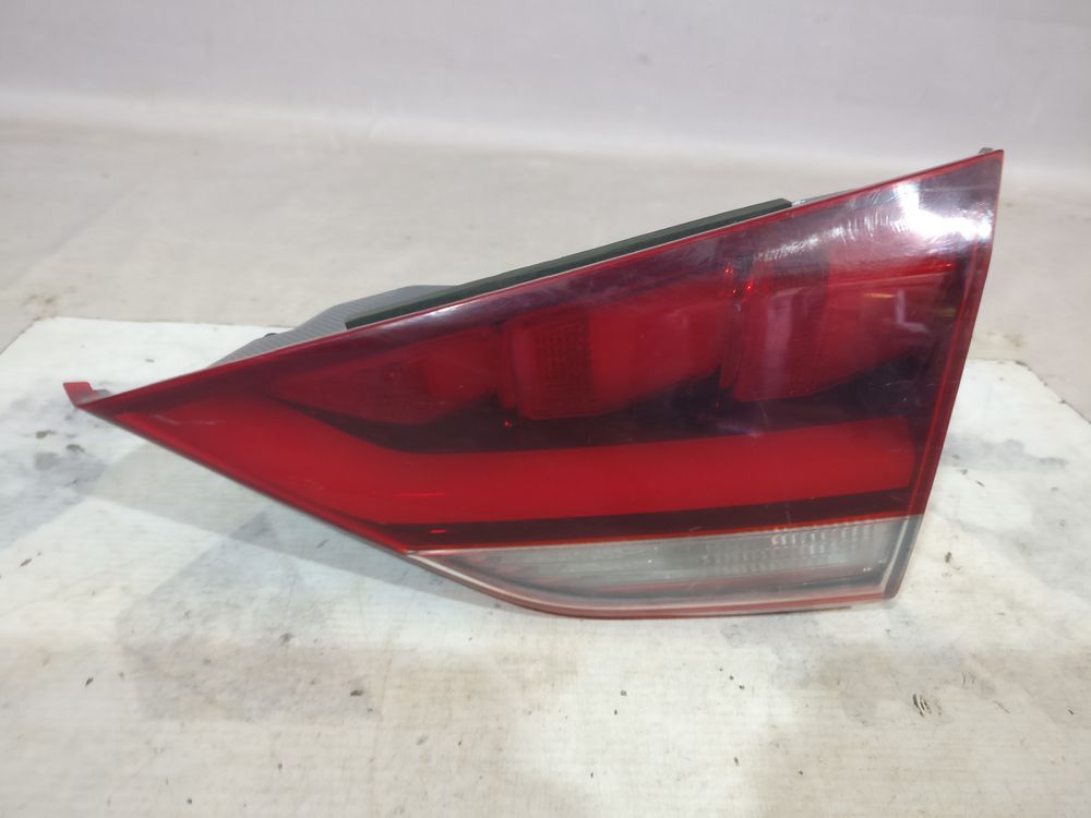 Б/У Фонарь внутренний Hyundai Genesis 14- RH 4297