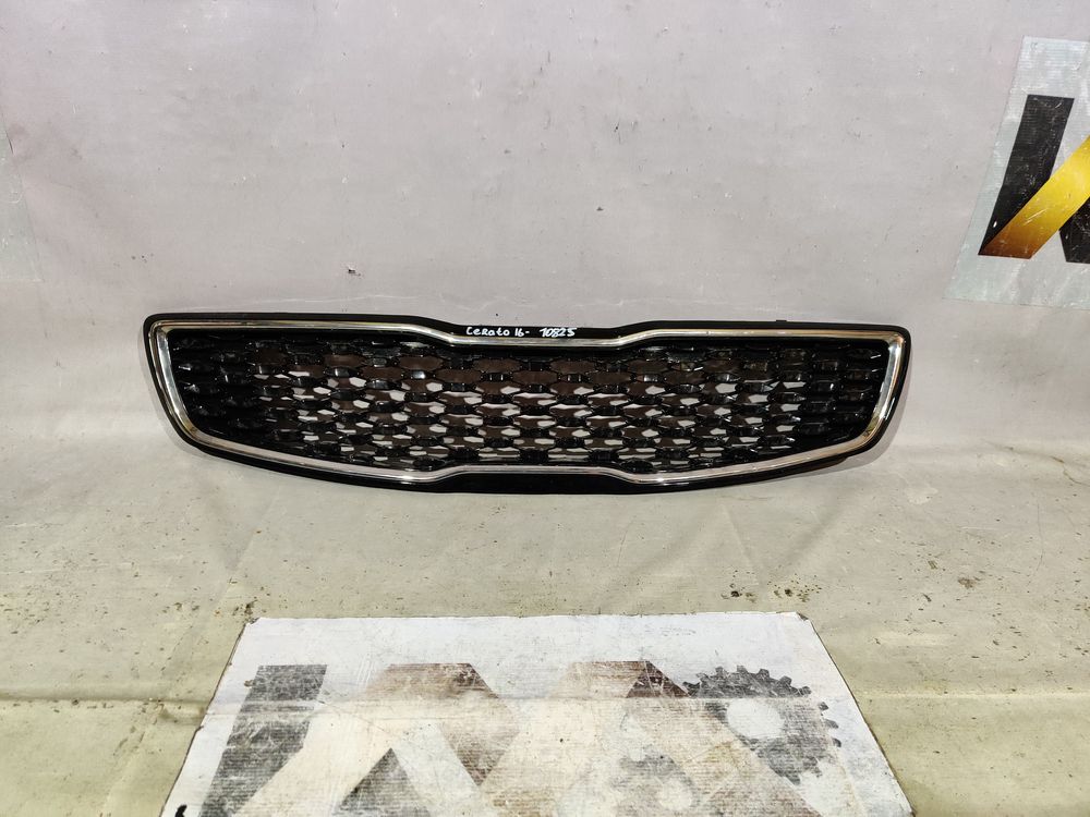 Б/У Решетка KIA Cerato 16- 10825