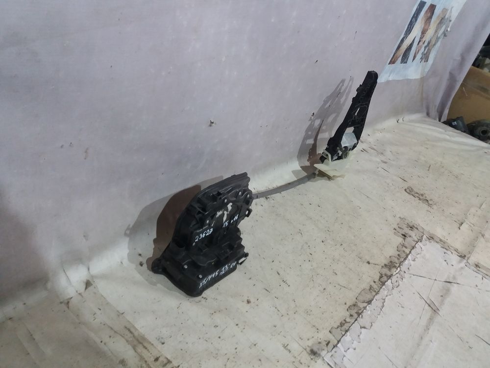 Б/У Замок передней двери BMW X5 F15 13- RH 23623 — изображение 4
