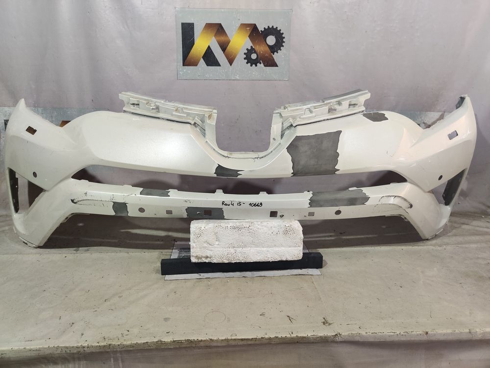 Б/У Бампер передний Toyota Rav 4 15- 10669