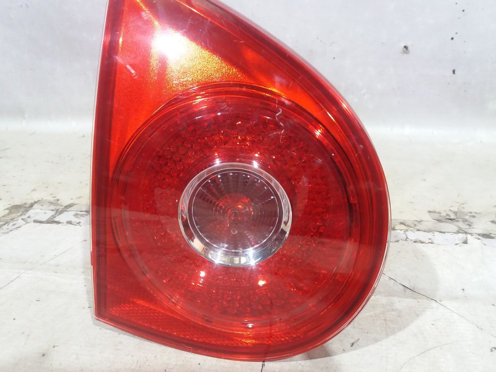 Б/У Фонарь внутренний VW Golf 5 03- LH 20724 — изображение 3