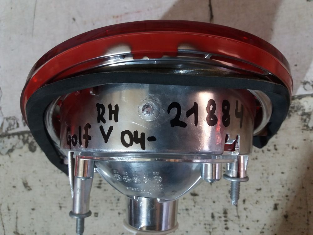 Б/У Фонарь внутренний VW Golf 5 04- RH 21884 — изображение 5