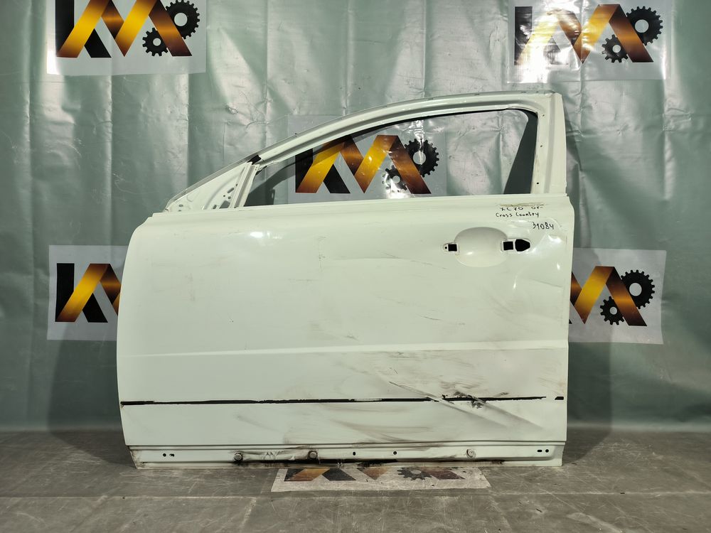 Б/У Дверь Volvo XC70 Cross Country 07- LH 31084