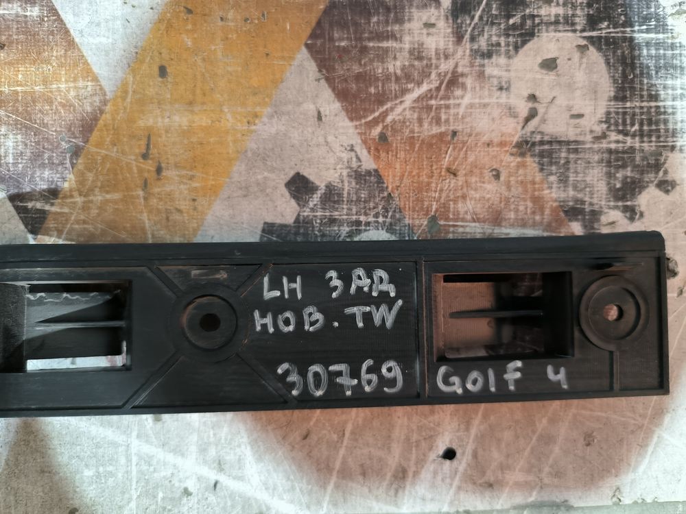 Б/У Кронштейн бампера VW Golf 4 L+R 30769 — изображение 6