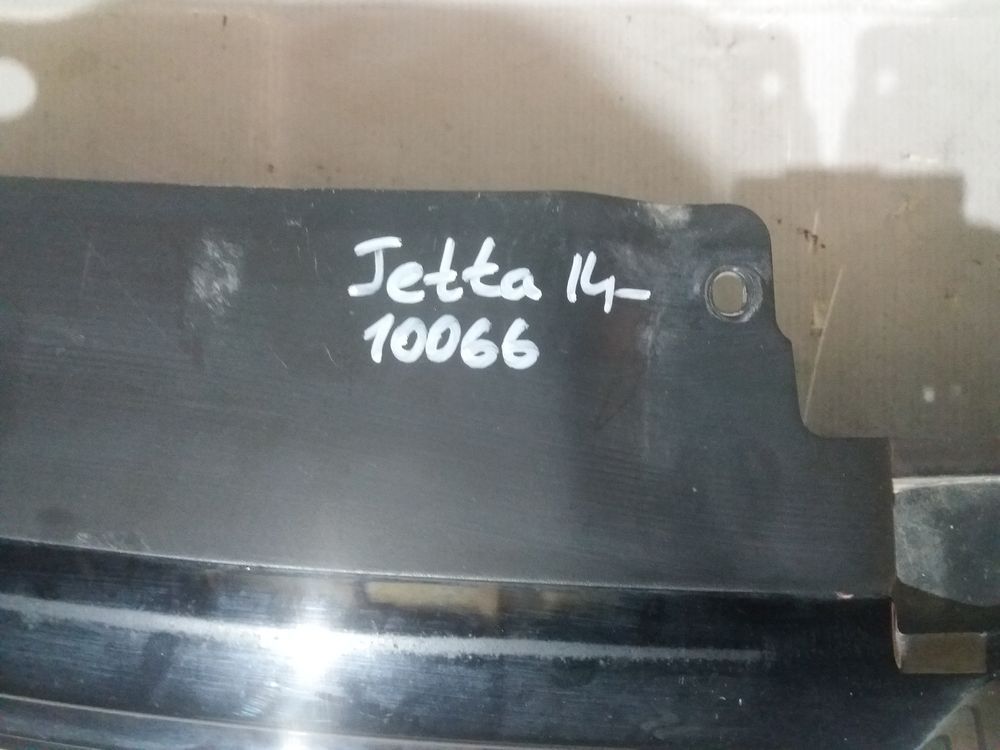 Б/У Решетка VW Jetta 14- 10066 — изображение 7