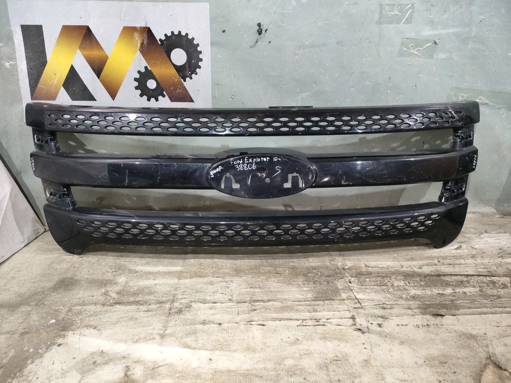 Б/У Решетка радиатора Ford Explorer 10- ДОНОР 38806