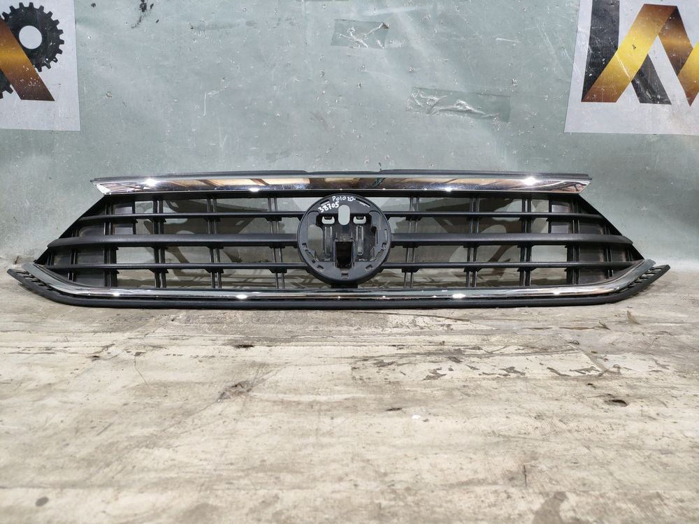 Б/У Решетка радиатора VW Polo 20- 38705