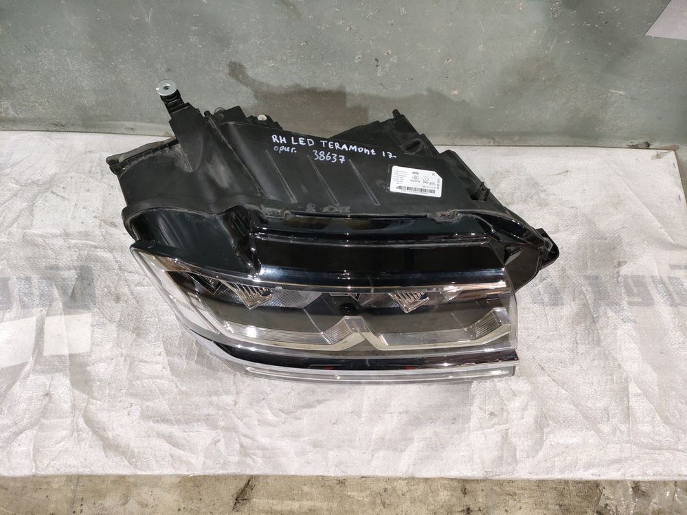 Б/у Фара VW Teramont 17- LED RH 38637 — изображение 2