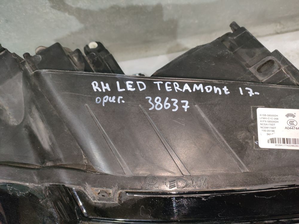 Б/у Фара VW Teramont 17- LED RH 38637 — изображение 10
