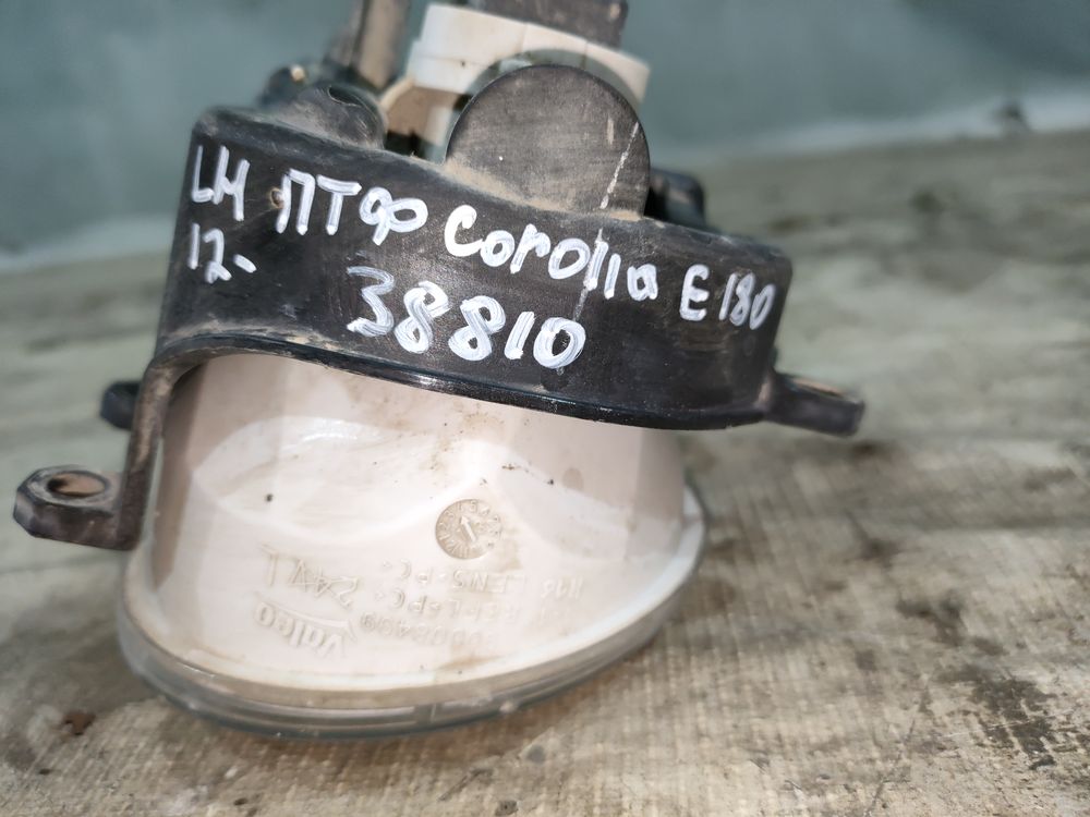 Б/У Туманка Toyota Corolla E180 13- LH 38810 — изображение 6
