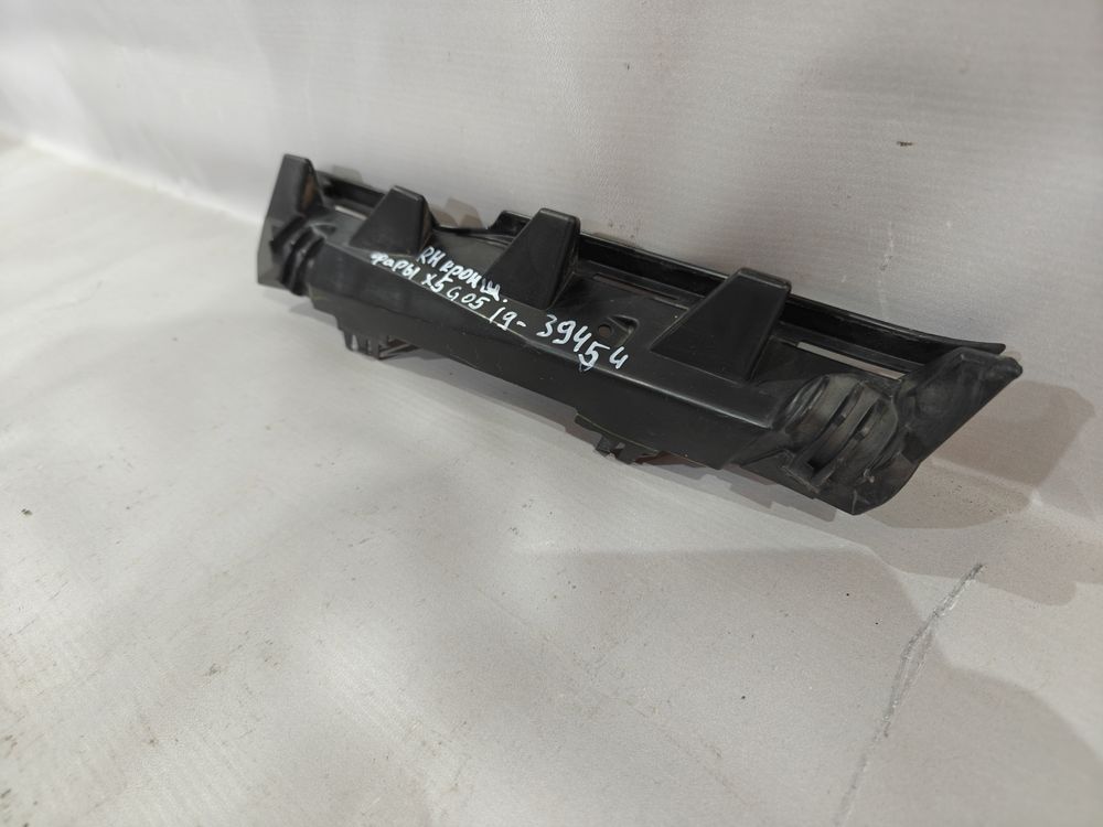 Б/У Крепление фары BMW X5 G05 18- RH 39454 — изображение 3