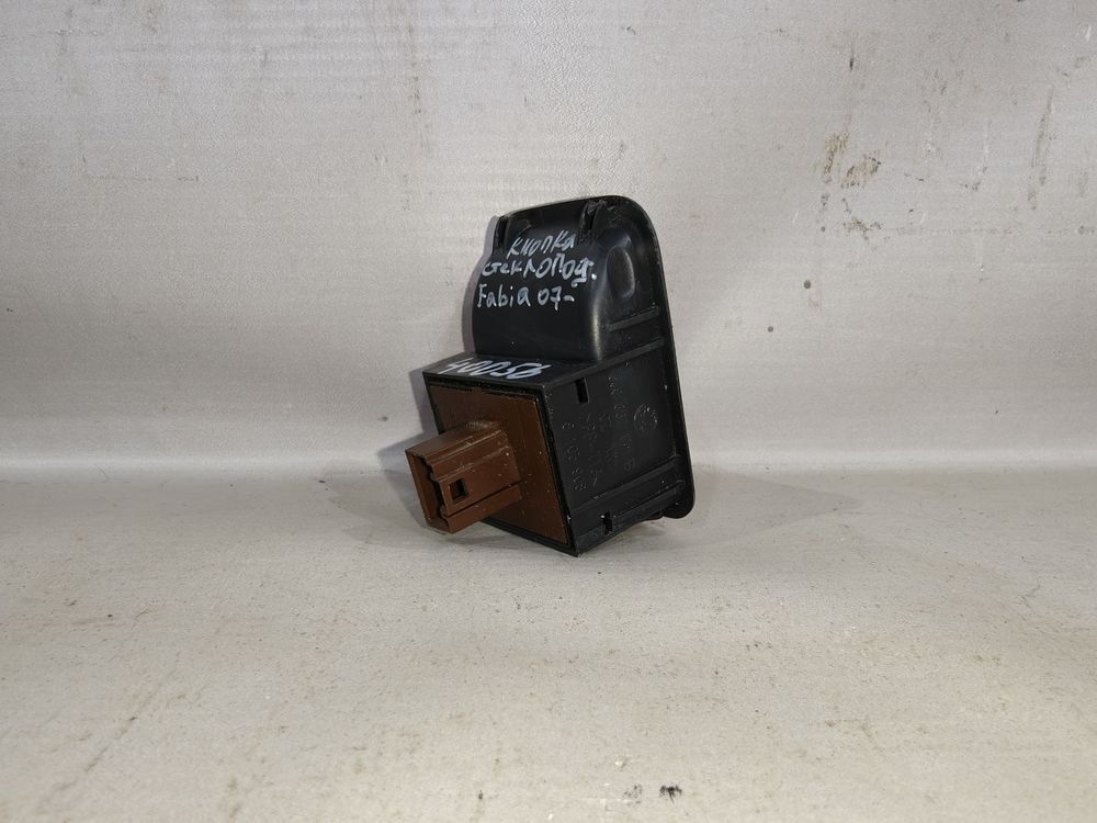 Б/У Кнопка стеклоподъемника Skoda Fabia 07- 40056 — изображение 3