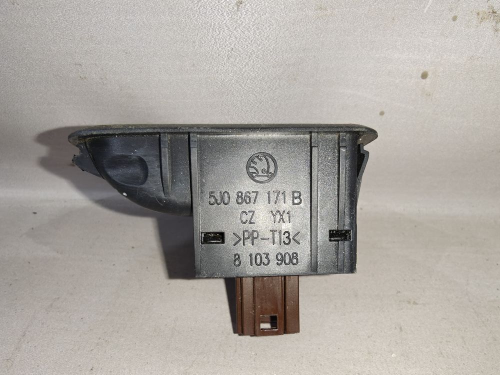 Б/У Кнопка стеклоподъемника Skoda Fabia 07- 40056 — изображение 4