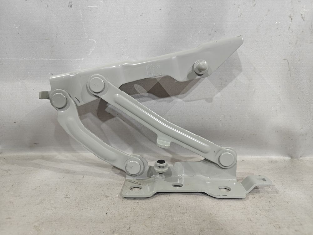 Петля капота Geely Monjaro 21- НОВАЯ RH 40901