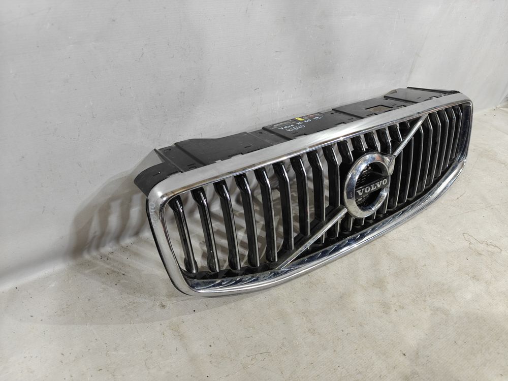 Б/У Решетка радиатора Volvo XC60 17- 41640 — изображение 3