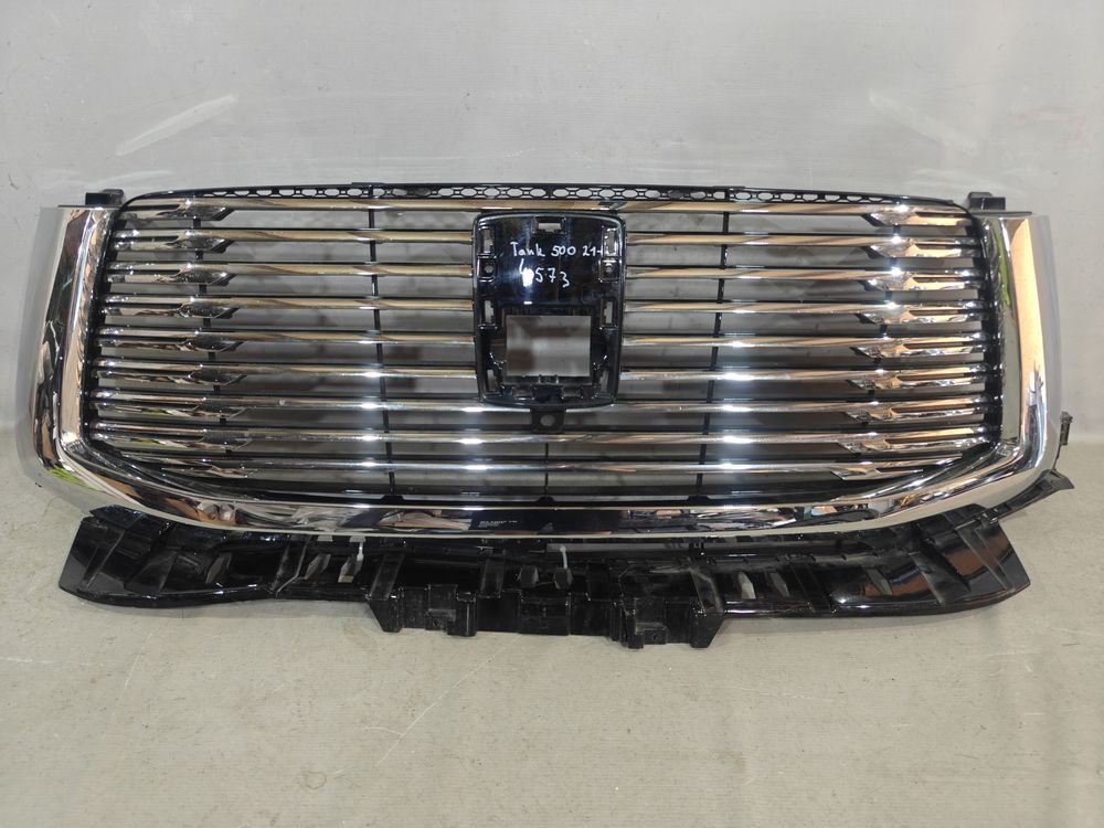 Б/У Решетка радиатора TANK 500 22- 40573