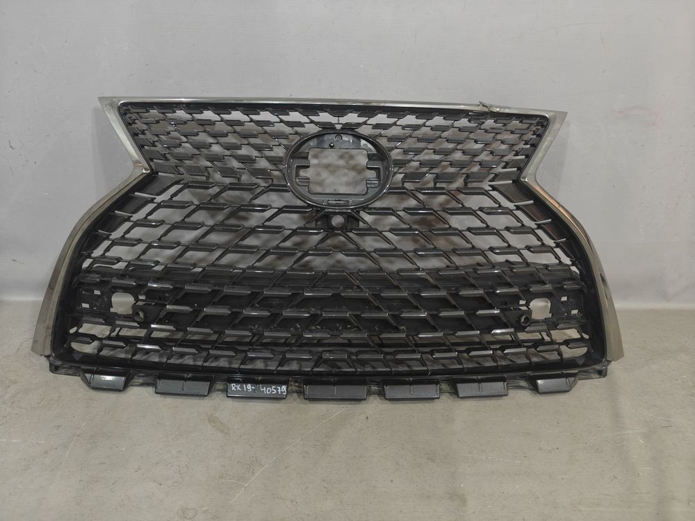 Б/У Решетка радиатора Lexus RX 19- 40579