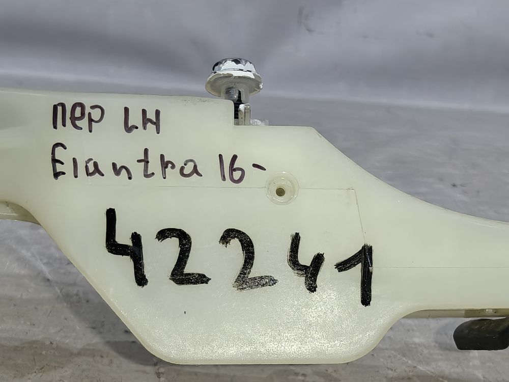 Б/У Крепление наружней ручки задней двери Hyundai Elantra 16- LH 42241 — изображение 4