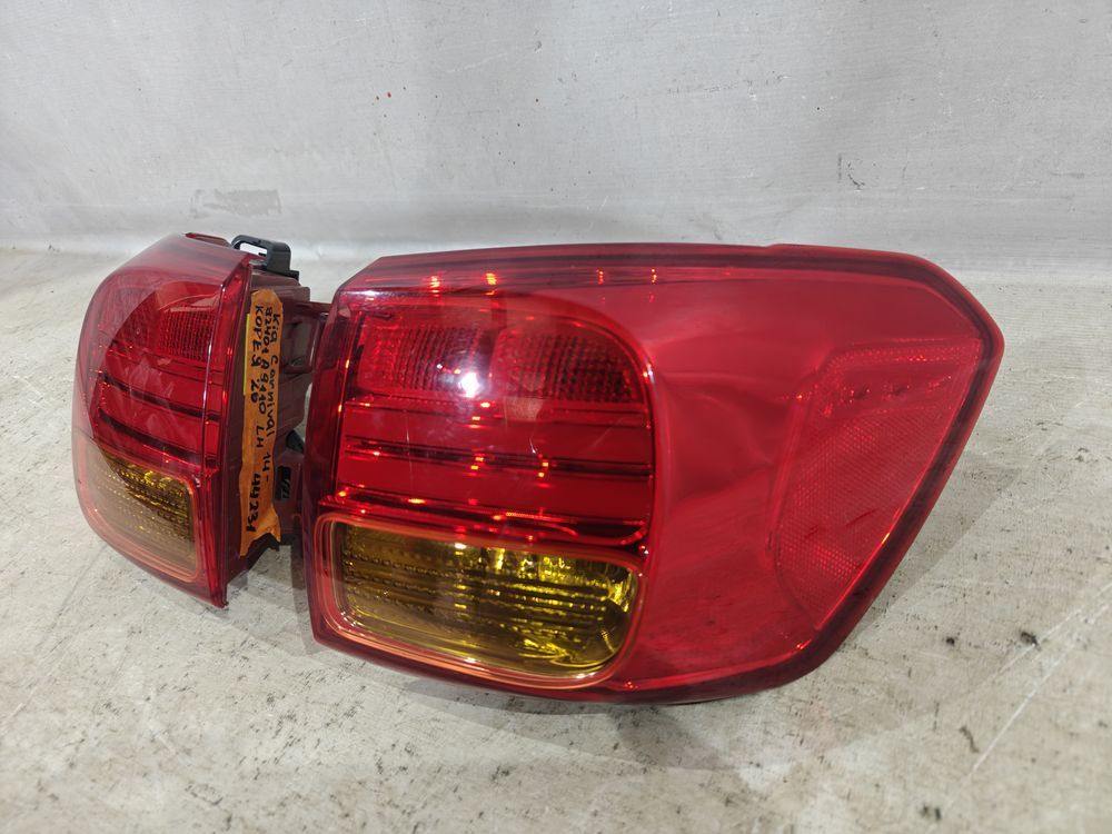 Б/У Фонарь задний Kia Carnival 14- КОРЕЯ 26 RH 44230 — изображение 2