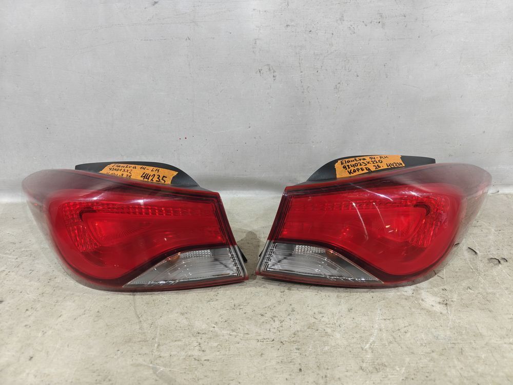 Б/У Фонарь задний Hyundai Elantra 14- RH КОРЕЯ 26 44234