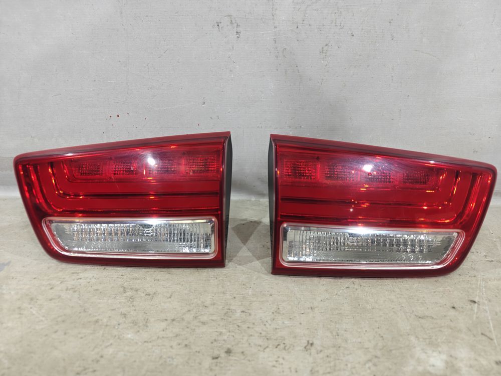 Б/У Фонарь задний внутренний Kia Carnival 18- КОРЕЯ 26 LH 44228