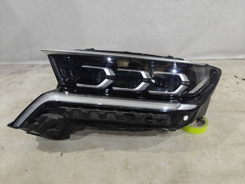Б/У Фара Kia Sorento 20- LED RH 43533