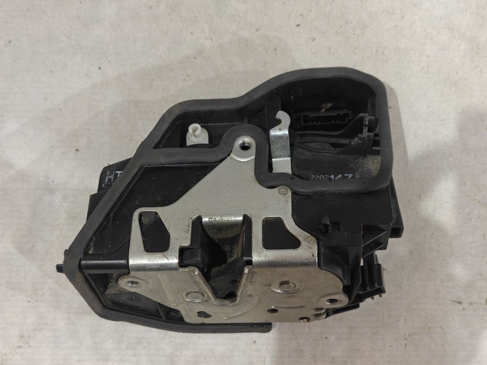 Б/У Замок задней двери BMW E60 03- LH 44668 — изображение 5