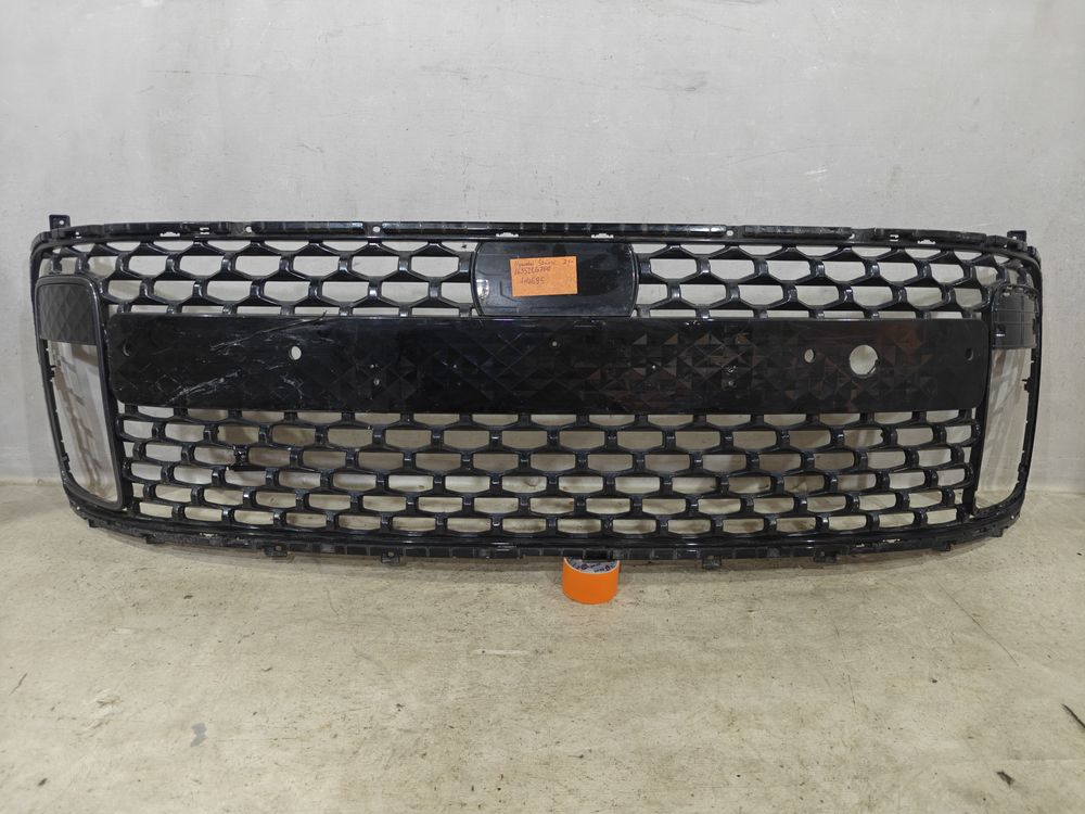Б/У Решетка радиатора Hyundai Staria 21- 44695